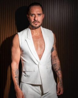 Pronto pra festa na casa mais vigiada do Brasil @bbb!
Infinito samba pra geral. Bora!!!🔥